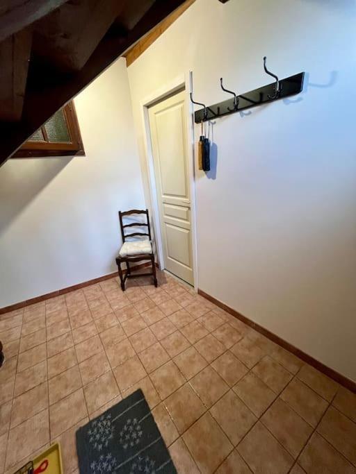 La Petite Ourse Maison De Village A Oust Exterior photo